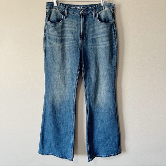Old Navy High-Rise Wow Flare Jeans Women’s Size 12 Medium Wash Stretch - Picture 3 of 11